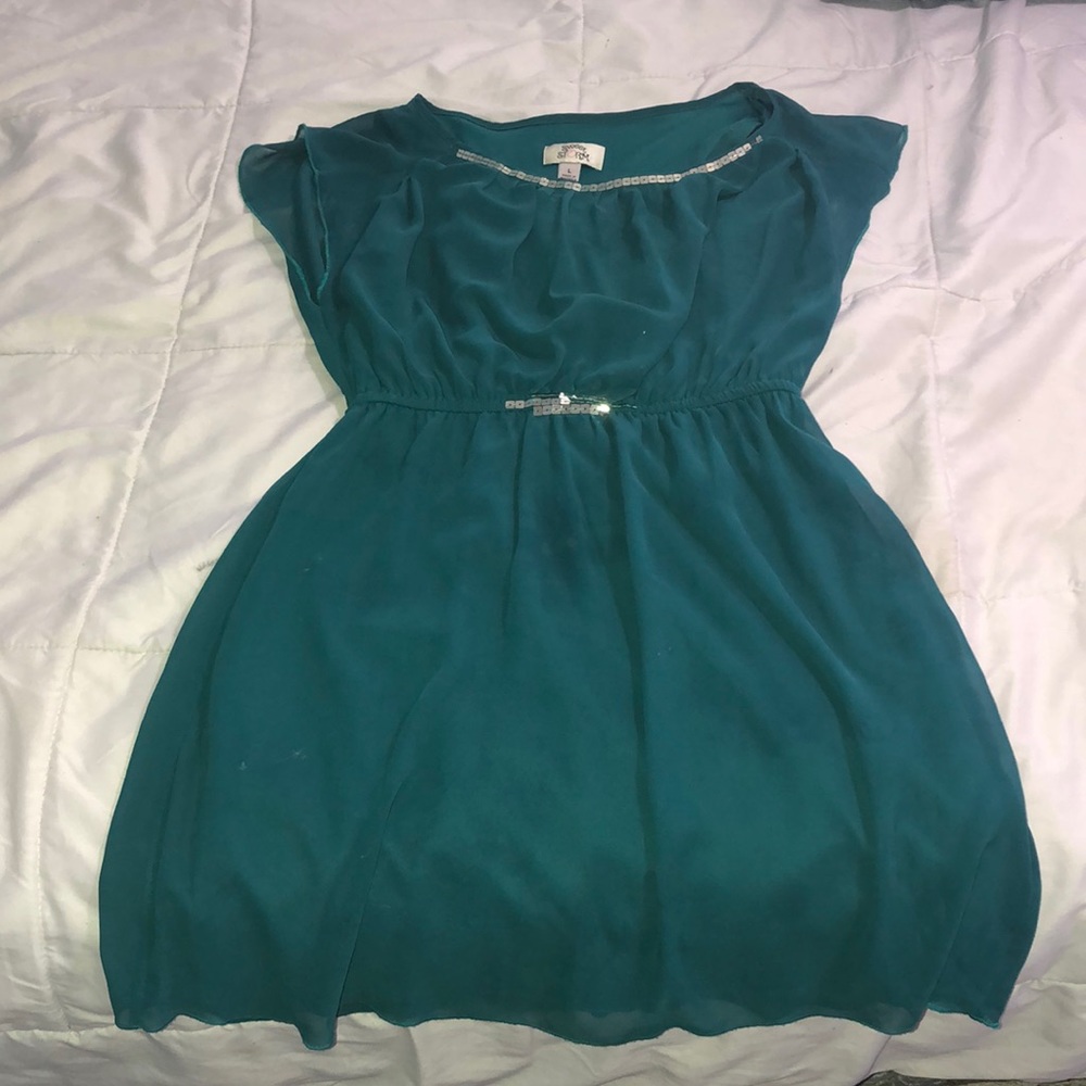 Green cocktail dress, with details. Size L but also looks good if your an M